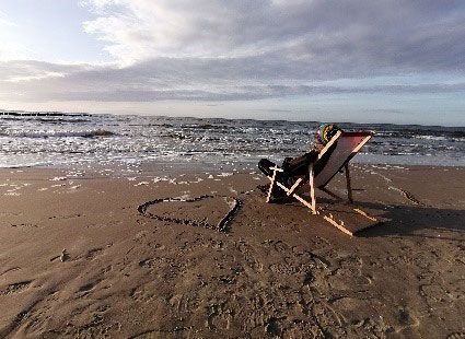 Seminarraum Indoor mit Strandzugang und großer Außenterasse.
